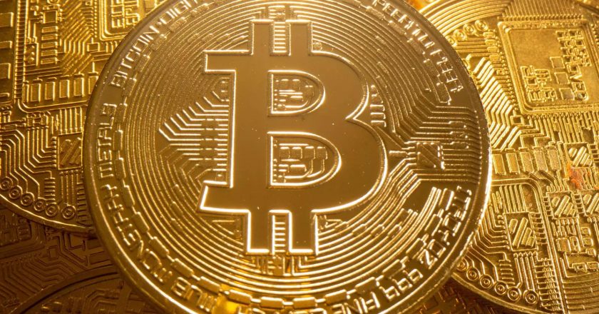 Avantaje și riscuri Bitcoin. Ce este? Cum a apărut și cum funcționează moneda ”Bitcoin”?