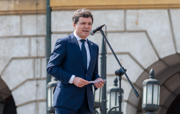 Nicușor Dan și Grindeanu, față în față în criza guvernamentală. Cine devine noul premier al României