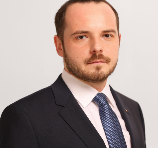 Revoluție în sistemul medical din România. Din august 2026 dispare hârtia de la medic și farmacie