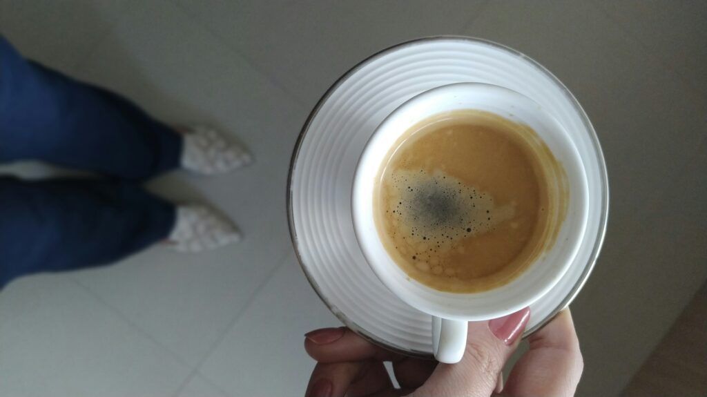 Cel mai periculos tip de cafea. Mulți o consumă zilnic fără să știe riscurile, mai ales după 50 de ani